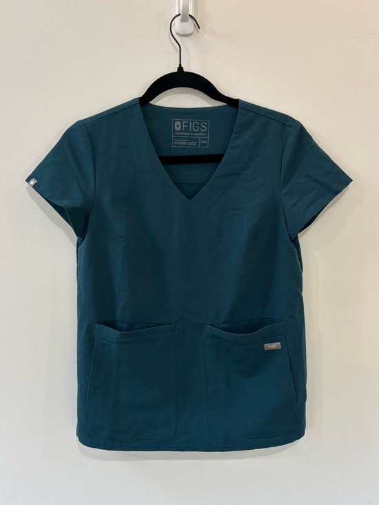 Figs Tops - Figs V-Neck Short Sleeve T-shirt